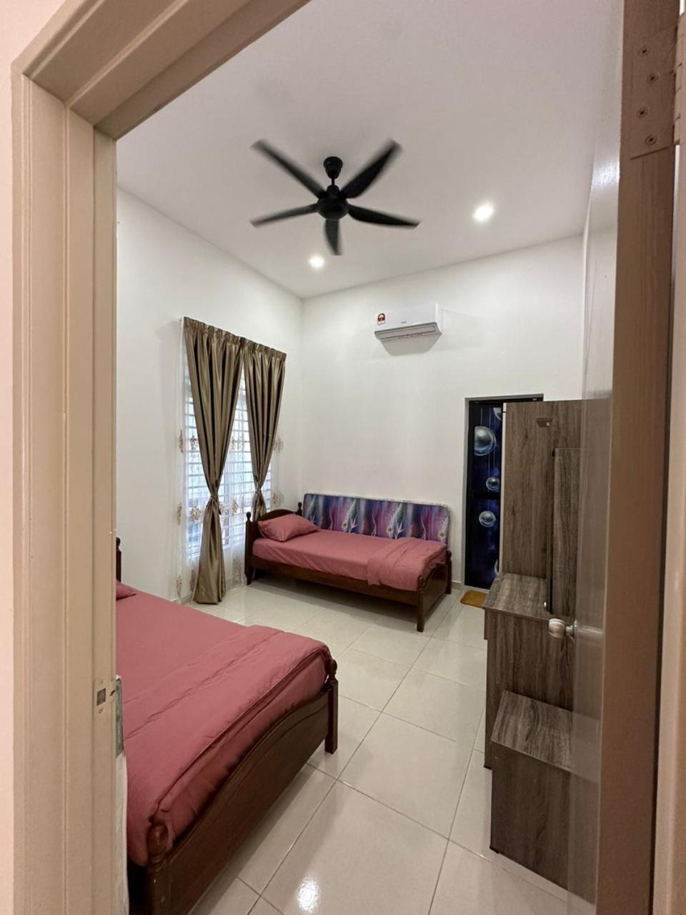 Rumah percutian Live Well Senawang *